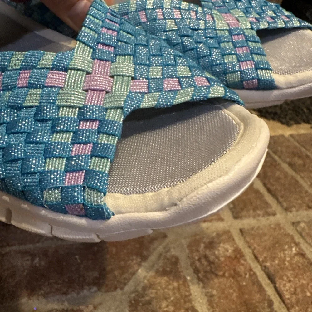 Bernie Mev Womens Comfi Sea Breeze Shimmer Stretch Woven‎ Open Toe Sz 8 #421